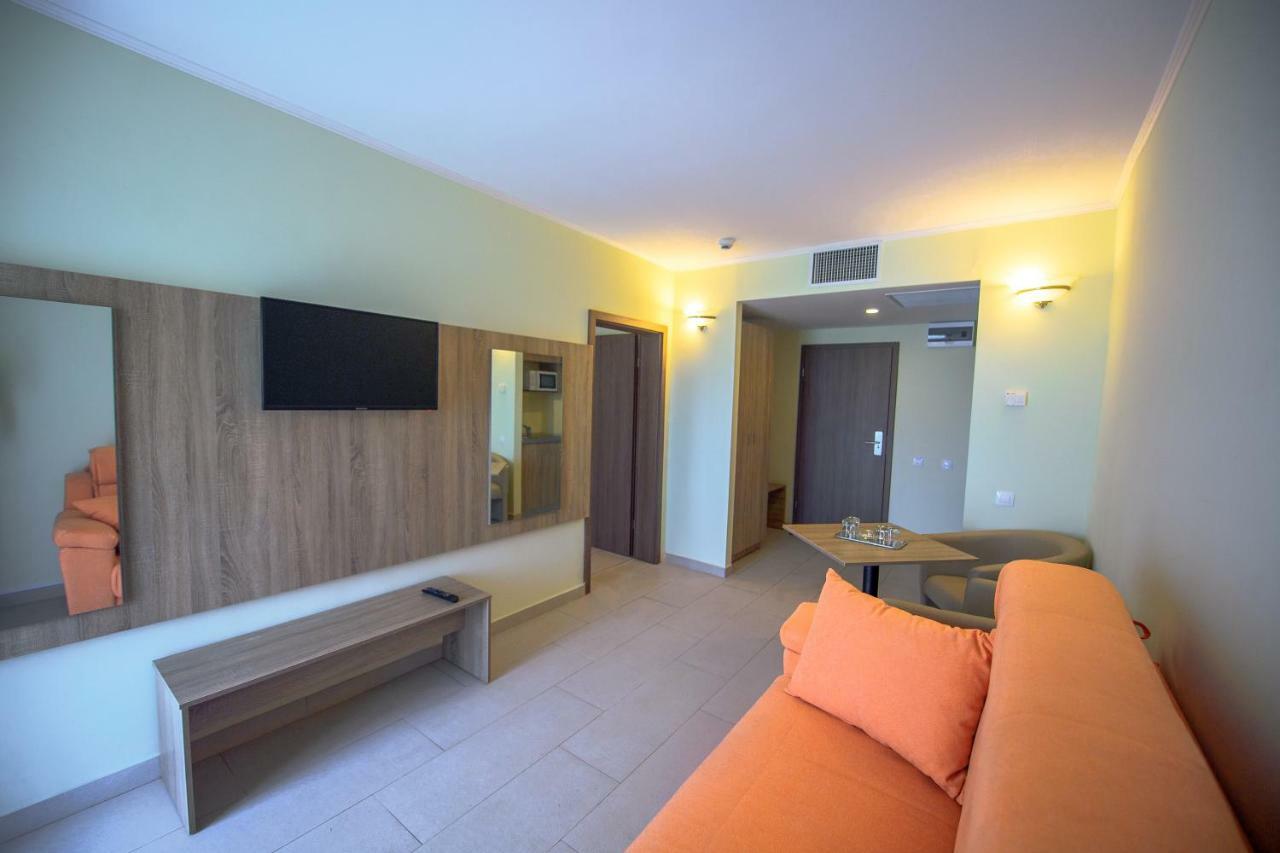 Hotel Piccadilly Mamaja Zewnętrze zdjęcie