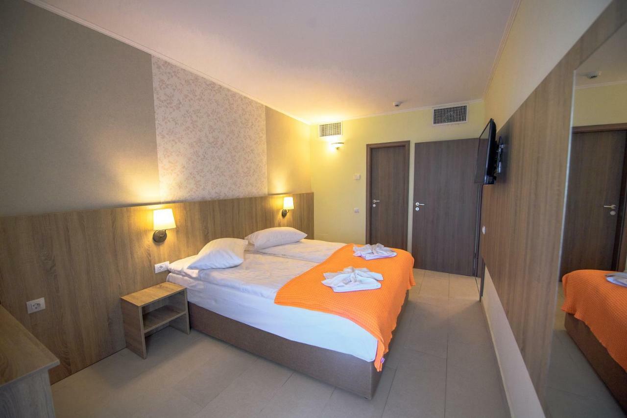 Hotel Piccadilly Mamaja Zewnętrze zdjęcie