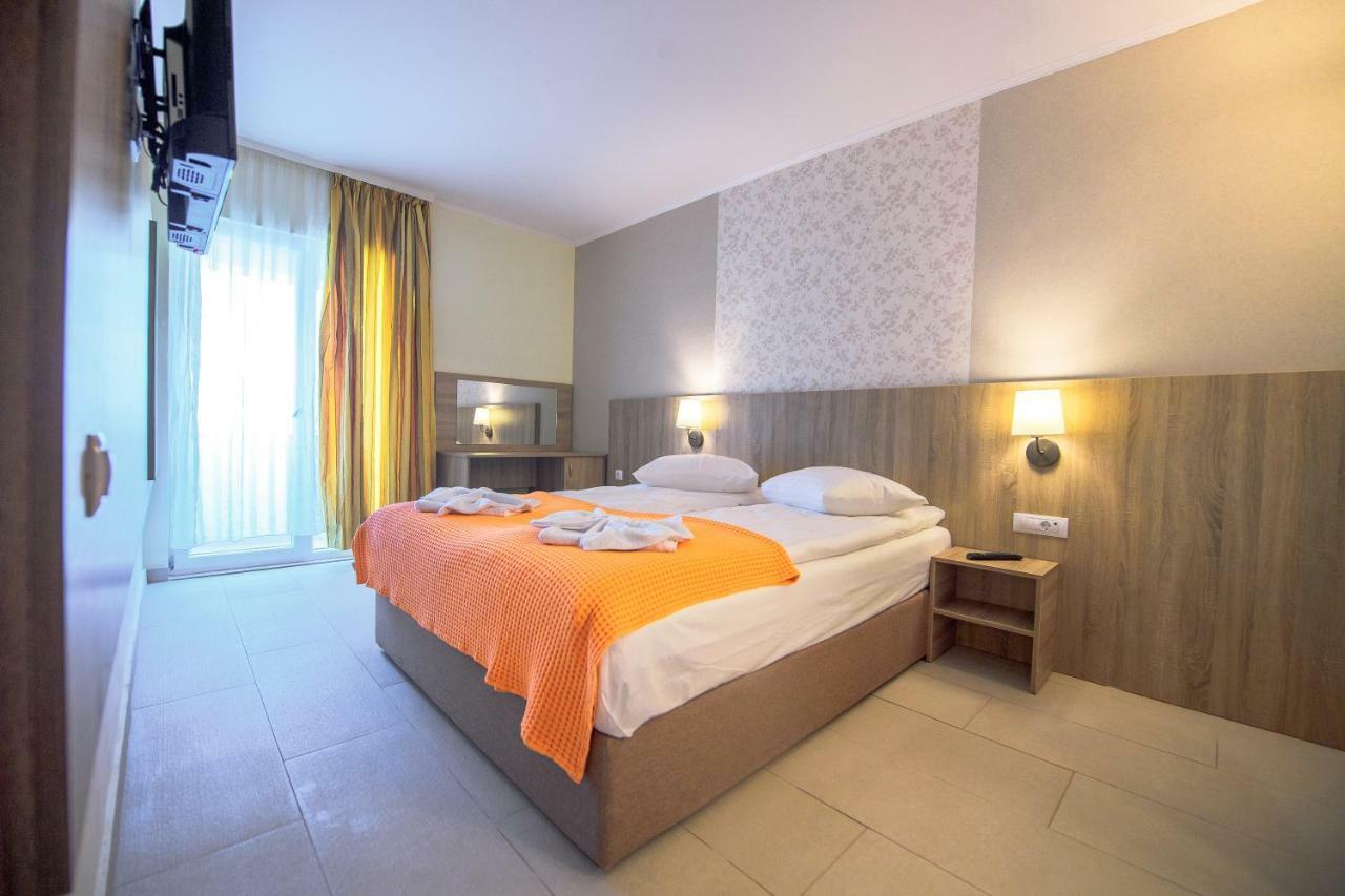 Hotel Piccadilly Mamaja Zewnętrze zdjęcie